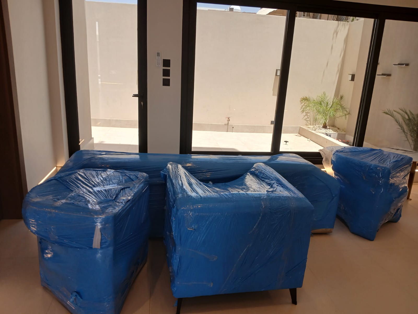 تغليف كنب وغرف نوم قبل النقل