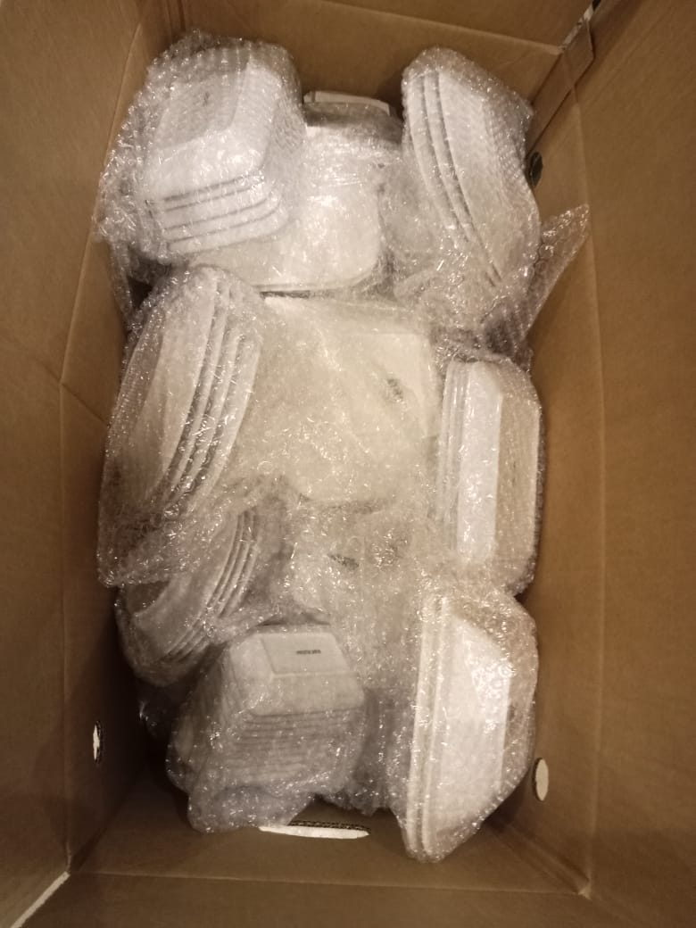 عمال شركة الرحال أثناء تحميل العفش